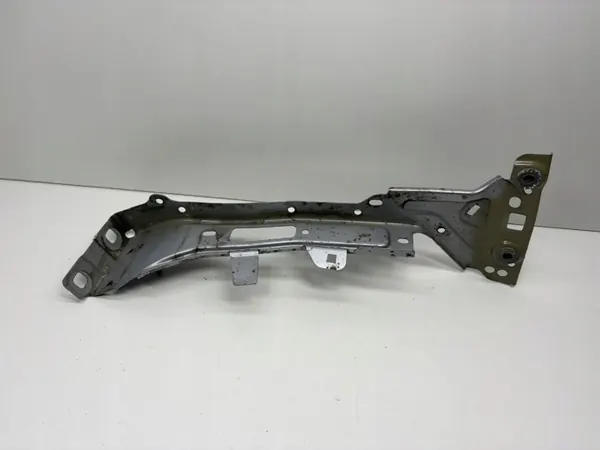 Audi A4 B9 8W vorderer rechter Kotflügelhalter OEM 8W0821136C image 3