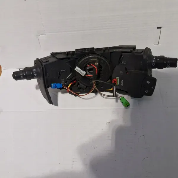 Interruptor Renault Clio III OEM 8200906794A - Usado image 2