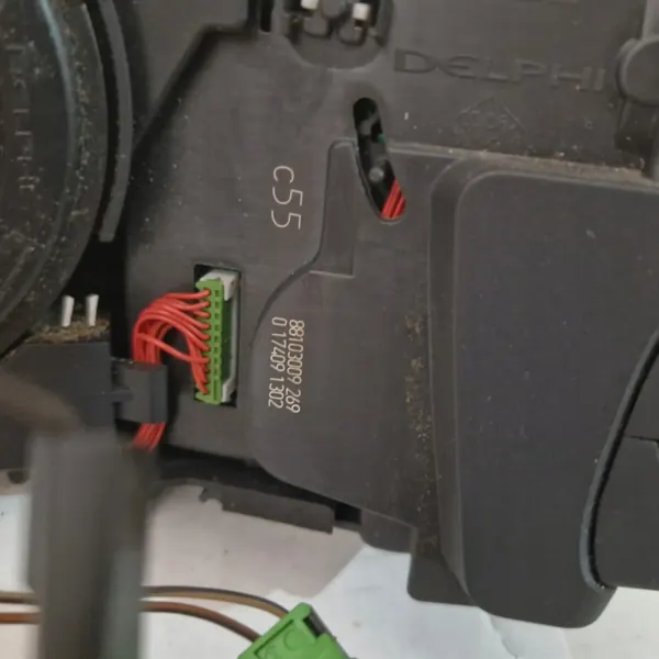 Interruptor Renault Clio III OEM 8200906794A - Usado image 5