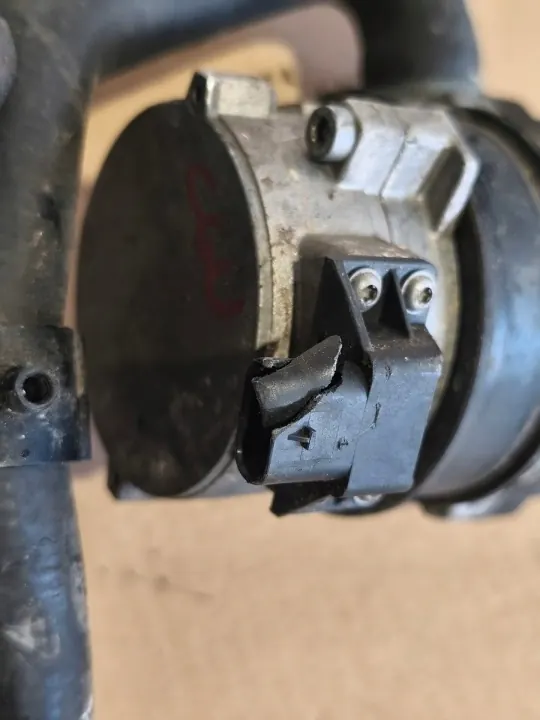 Audi 3.0 TFSI extra vattenpump OEM 8K0965567 image 5