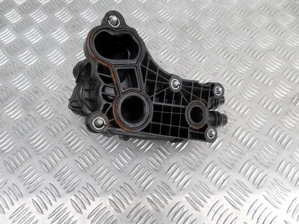 VW AUDI SEAT 2.0 TDI Carcasa de Termostato 05L121111Q image 2