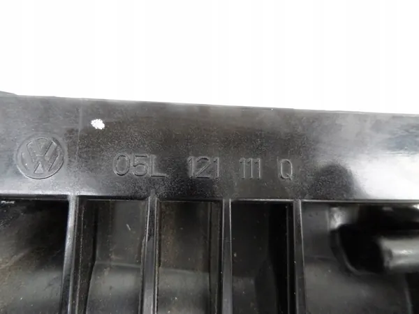 VW AUDI SEAT 2.0 TDI Carcasa de Termostato 05L121111Q image 3