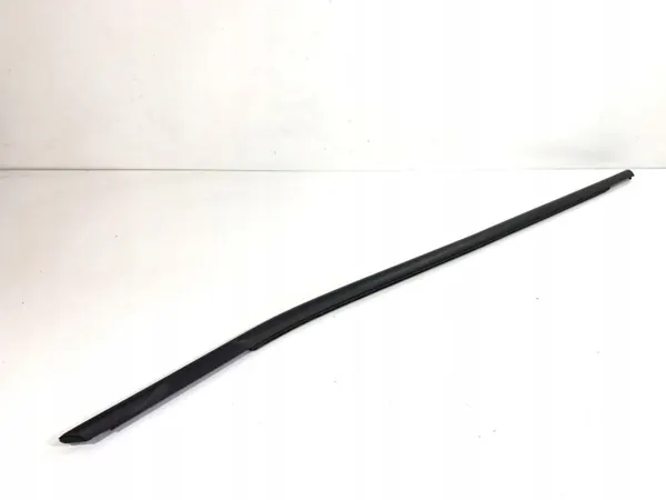 Bande racleuse avant droite OEM pour Skoda Octavia IV image 2