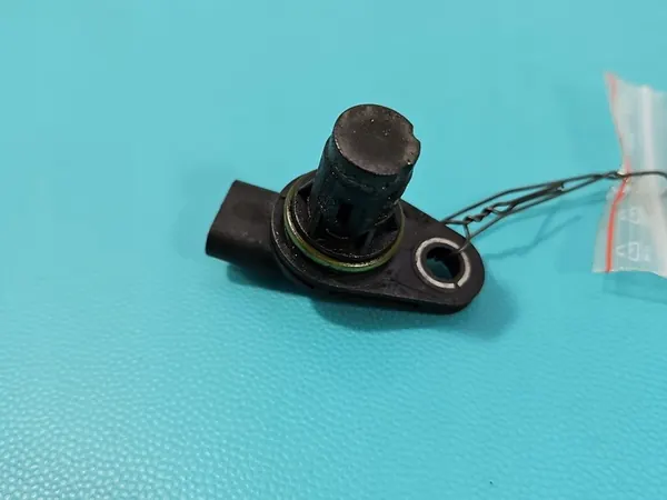 Sensor de posición del árbol de levas Mercedes CLS II C218 A2761530028 image 2
