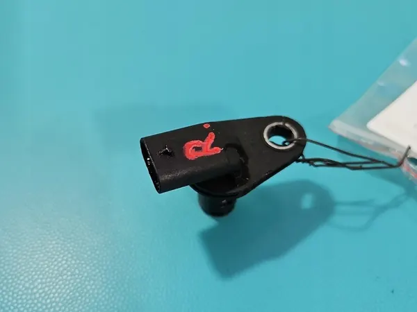 Sensor de posición del árbol de levas Mercedes CLS II C218 A2761530028 image 3