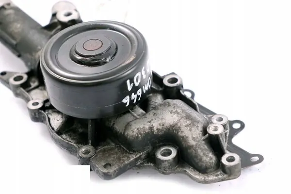 Mercedes W203 OM646 Diesel Vattenpump A6462000301 image 8