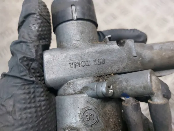 Pièce stationnaire clé canard Mercedes T1 OEM YMOS 160 image 3