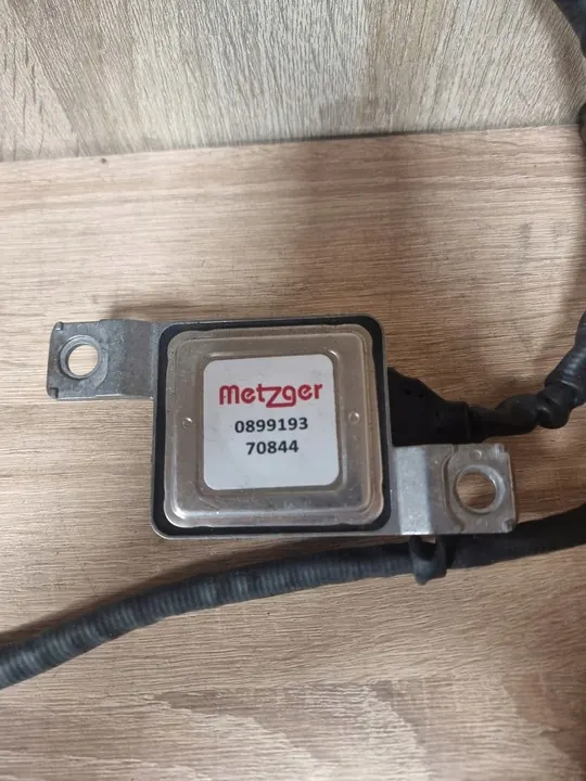 Capteur NOx Metzger pour moteur Diesel, OEM 0899193 image 3