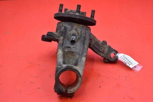 OEM mamAUTO-1053453- Etuoikea Pyörännavat Ford Mondeo image 5