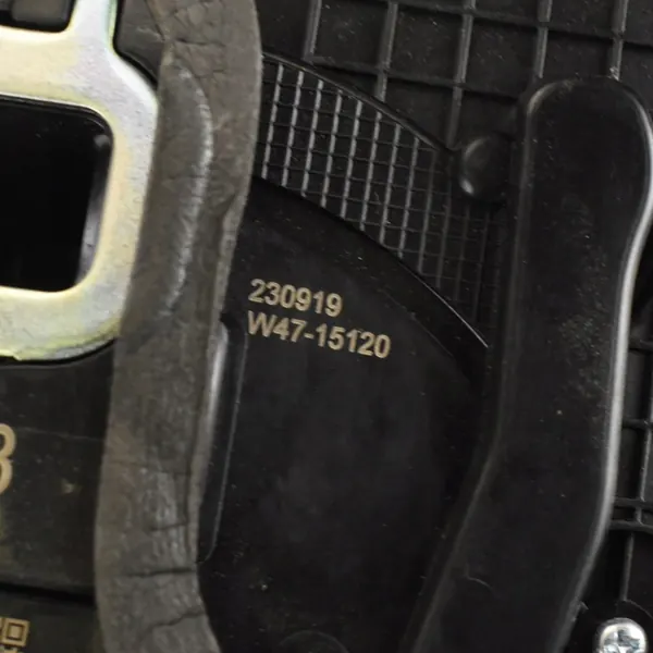 Linker Achterdeurslot OEM 69060-F4110 - Toyota C-HR II image 4