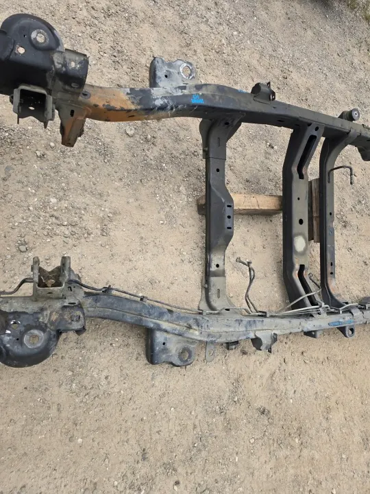 Runko Hummer H3 05-10 OEM 15773960 - Käytetty image 3