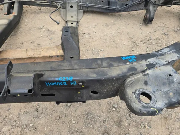 Runko Hummer H3 05-10 OEM 15773960 - Käytetty image 8