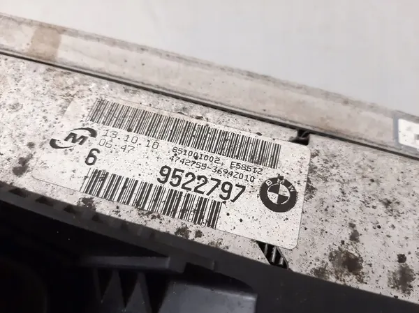 Radiador BMW 1 Series Coupe 2.0L Diesel 2008 image 10