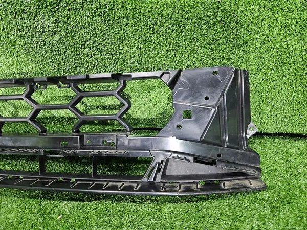 Rejilla de parachoques AUDI A4 B9 S-LINE 8W0807683F image 4