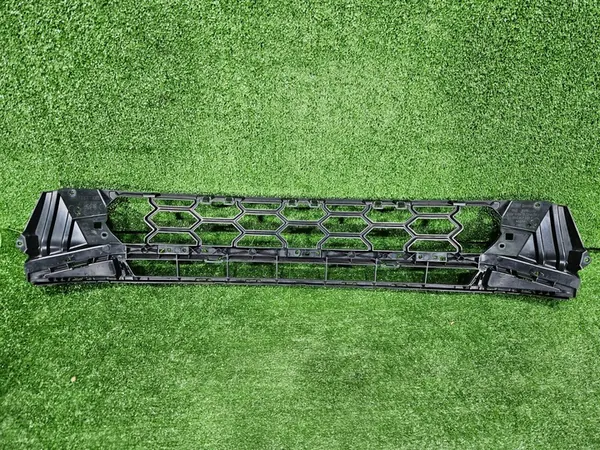 Rejilla de parachoques AUDI A4 B9 S-LINE 8W0807683F image 7