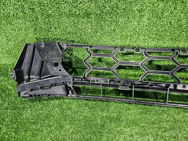 Rejilla de parachoques AUDI A4 B9 S-LINE 8W0807683F image 8