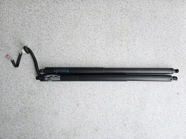 Jeep OE 68459565AC Achterklep Telescopische Actuator image 2