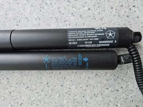 Jeep OE 68459565AC Achterklep Telescopische Actuator image 4