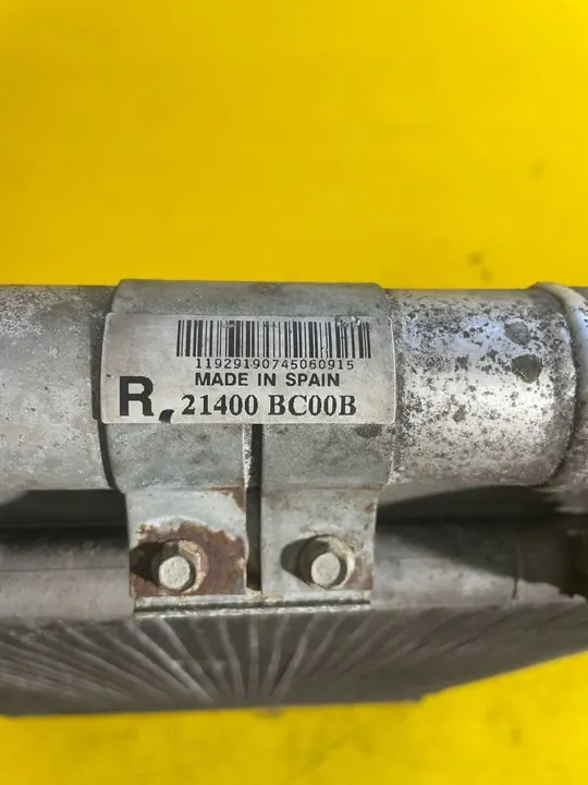 Nissan Note (E11) 2006 Radiador de agua OEM 21400BC00B image 7