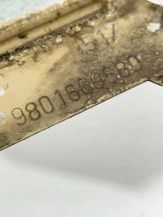 Vänster framskärmsfäste OEM 016693d04 Citroen image 3