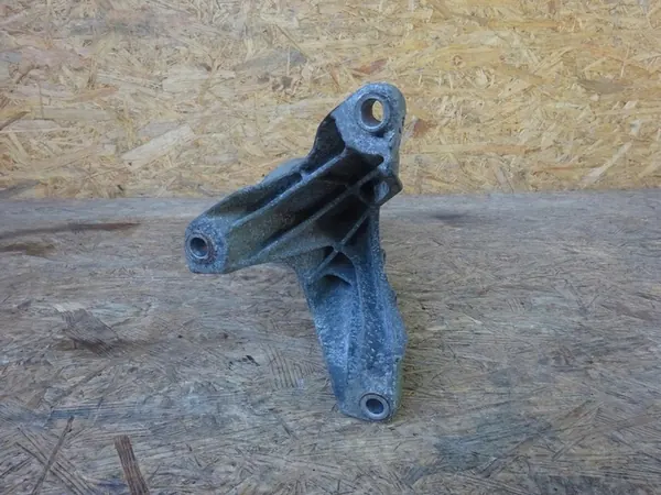 AUDI A6 C6 2.0 TDI Motorsteun 4F0199382BG image 3