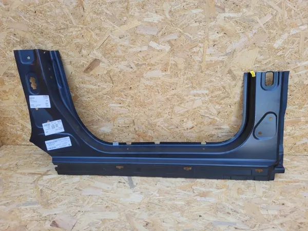 Mercedes GLA Vorderer rechter Pfosten OEM A1566302000 image 2