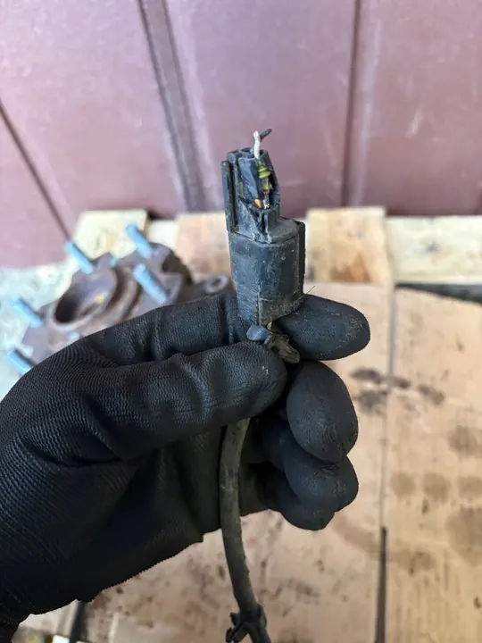 Fram vänster navknut Mitsubishi Pajero III 00-06 image 2