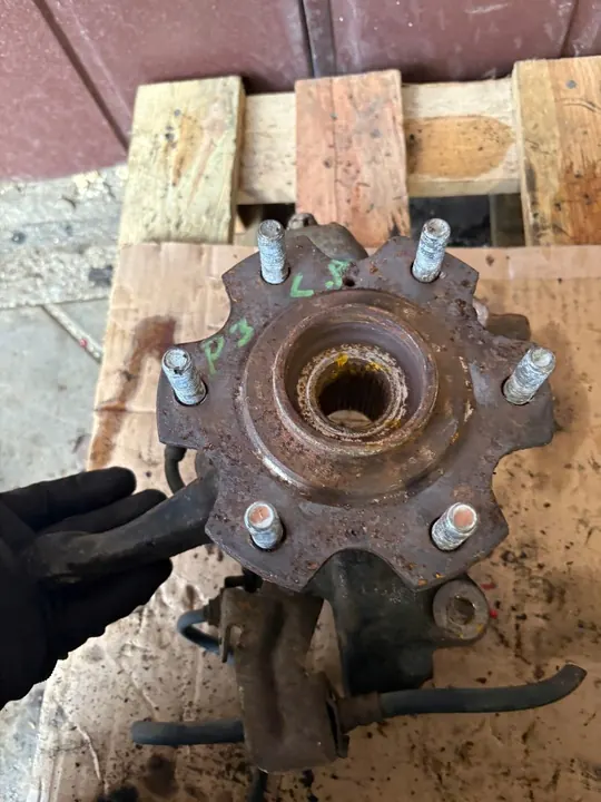 Fram vänster navknut Mitsubishi Pajero III 00-06 image 3