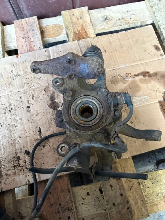 Fram vänster navknut Mitsubishi Pajero III 00-06 image 4