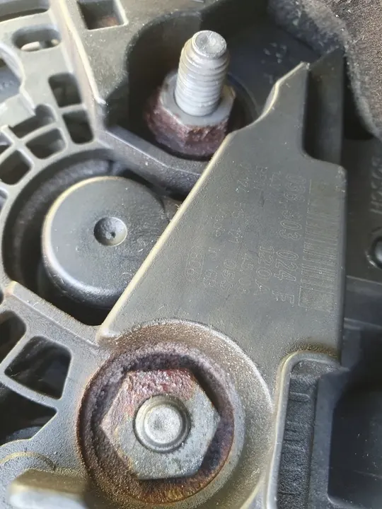 Vaihtovirtageneraattori VW Transporter T5 1.9 TDI image 6