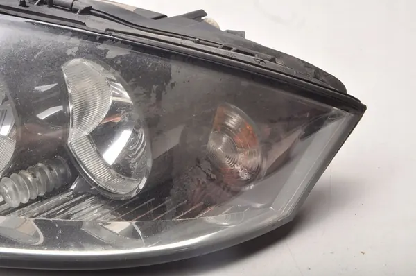 AUDI A2 Faro Delantero Izquierdo 8Z0941003K image 2