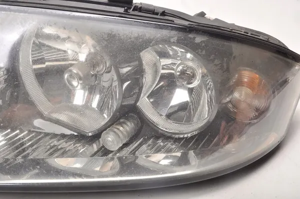 AUDI A2 Faro Delantero Izquierdo 8Z0941003K image 3