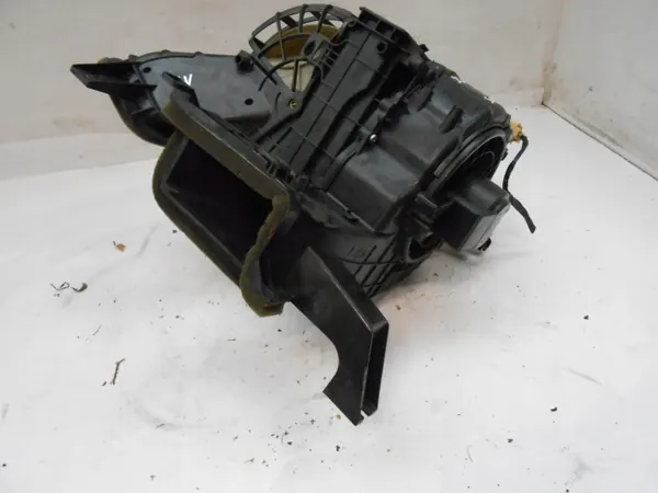 Subaru OE Kupéfilterhus Fläkt OEM 72210FJ030 image 7