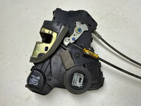 Dörrlås Coupé 2007 Toyota Solara 69030AA060 image 2