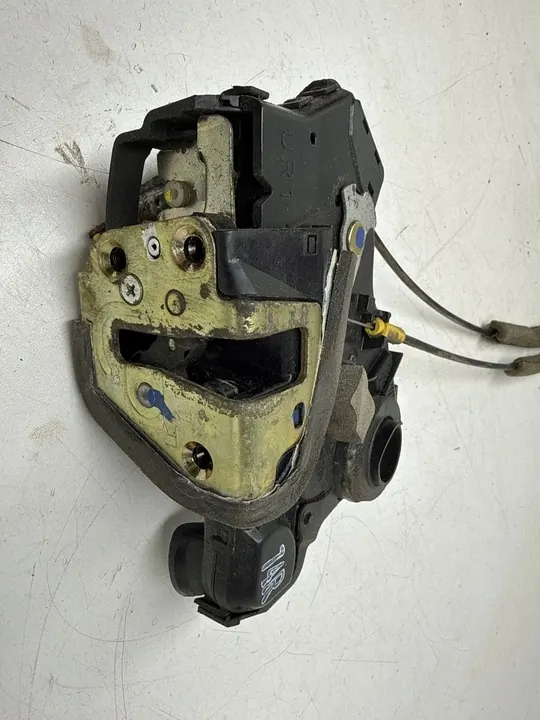 Dörrlås Coupé 2007 Toyota Solara 69030AA060 image 4