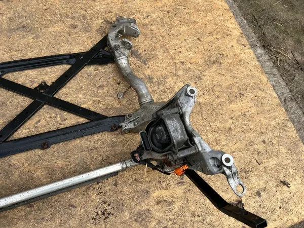 Support Moteur Audi A4 B8 OEM 8K0399315G - Avant image 3