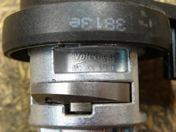 GOLF VI VII Sytytyssylinteri 8E0905855C image 4