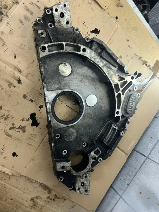 VW Touareg 5.0TDI kamlockshölje OEM 07z109211g image 2