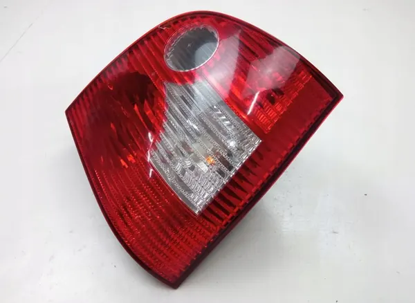 LUZ TRASERA DERECHA VOLKSWAGEN POLO 1.4 KAT image 2