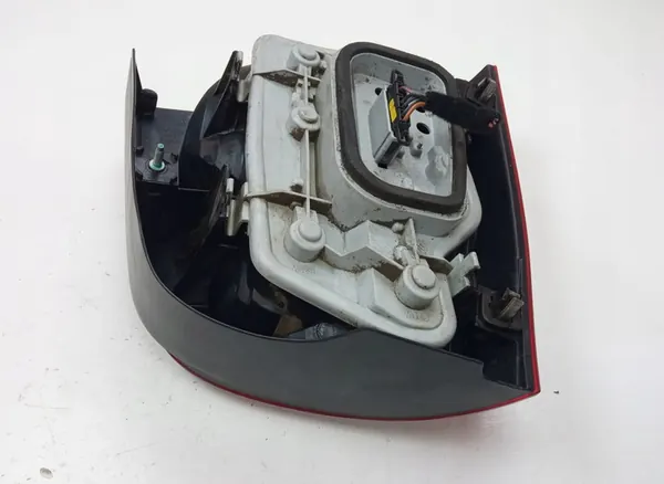 LUZ TRASERA DERECHA VOLKSWAGEN POLO 1.4 KAT image 4