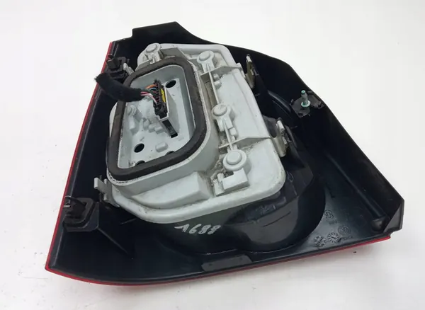 LUZ TRASERA DERECHA VOLKSWAGEN POLO 1.4 KAT image 6