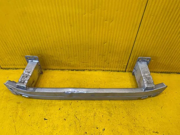 Viga de para-choque Audi Q8 4M0 807 109 C image 2