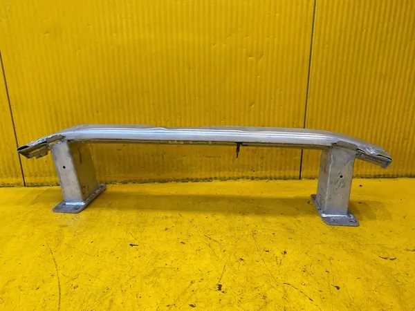 Viga de para-choque Audi Q8 4M0 807 109 C image 3