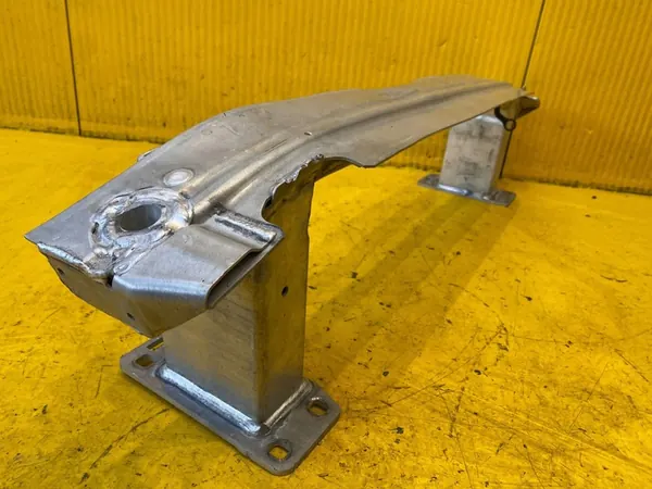 Viga de para-choque Audi Q8 4M0 807 109 C image 4