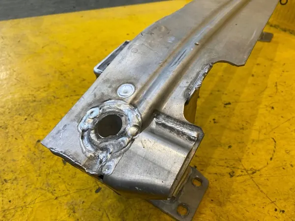 Viga de para-choque Audi Q8 4M0 807 109 C image 6