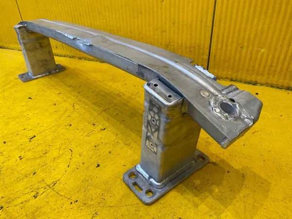 Viga de para-choque Audi Q8 4M0 807 109 C image 7