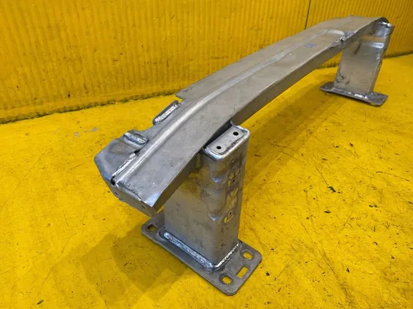 Viga de para-choque Audi Q8 4M0 807 109 C image 9