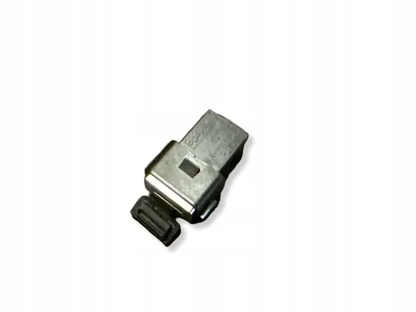 Prise USB OEM 19A164W pour Volvo V40 Cross Country image 4