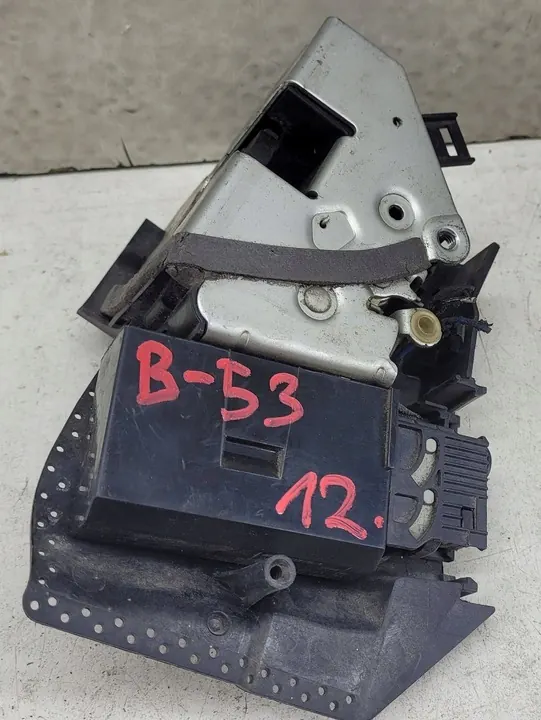 Vänster Framdörrslås BMW 5 TOURING (E39) OEM 8352165 image 2