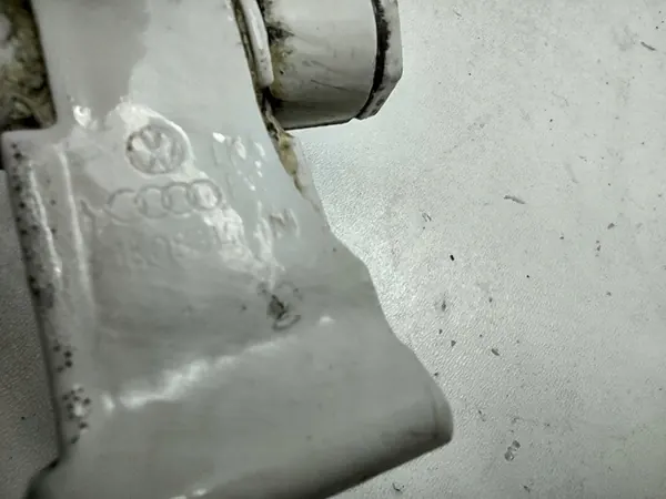 Haste de porta VW Golf V VI Jetta esquerda dianteira OEM 1K0831411N image 4